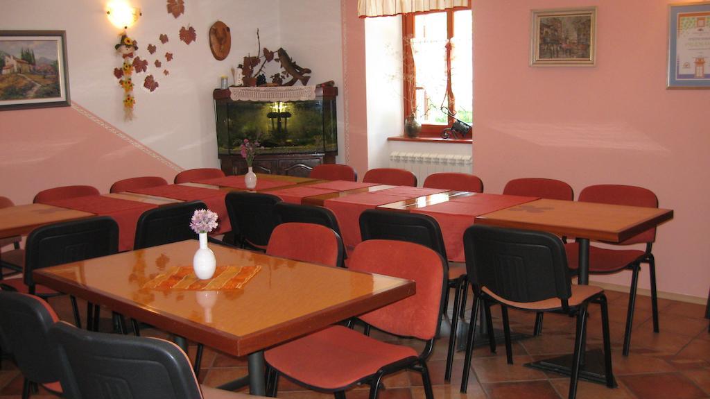 Tourist Farm Dujceva Domacija Villa Vremski Britof Buitenkant foto