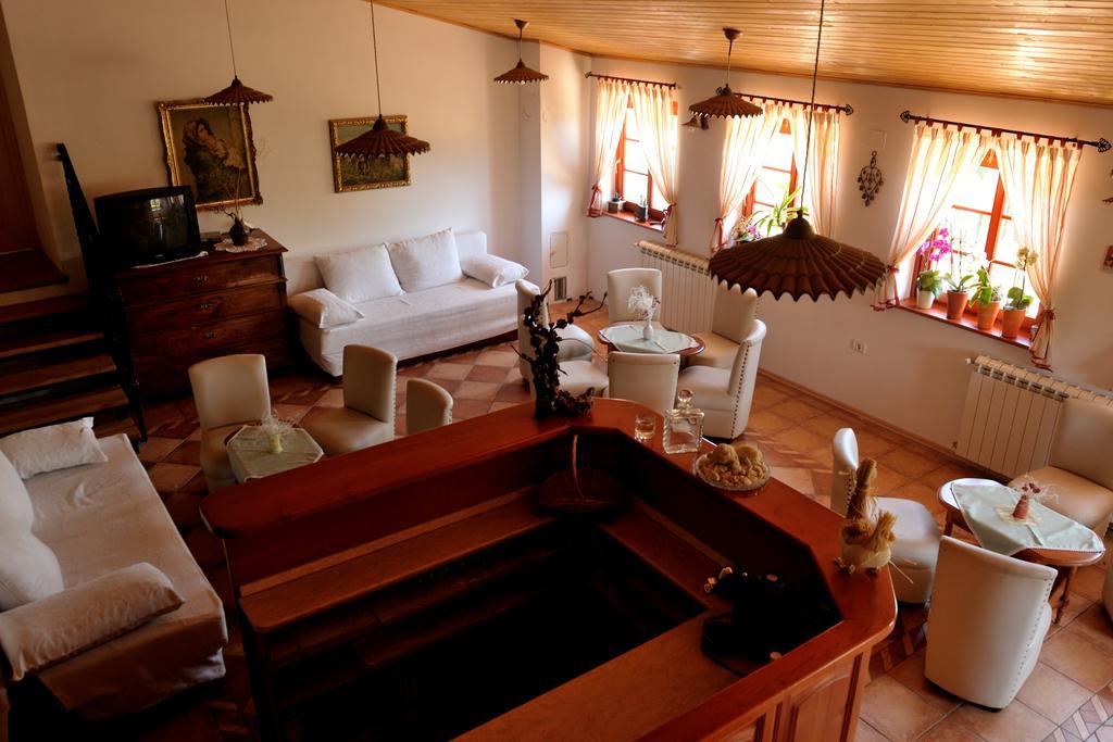 Tourist Farm Dujceva Domacija Villa Vremski Britof Buitenkant foto