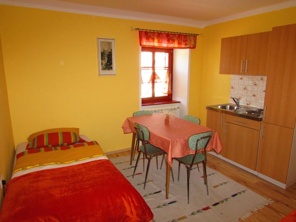 Tourist Farm Dujceva Domacija Villa Vremski Britof Kamer foto