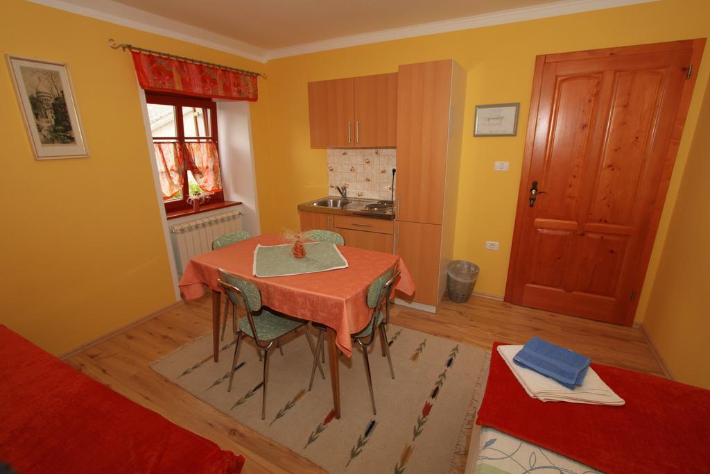 Tourist Farm Dujceva Domacija Villa Vremski Britof Buitenkant foto